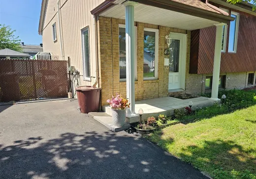 Maison à vendre - 906 13e Avenue, Laval (Fabreville), H7R 4N6