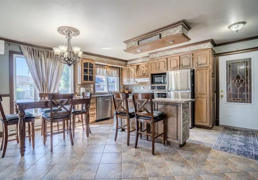Maison à vendre - 61 Rue de la Rivière, Drummondville, J2C 3H1