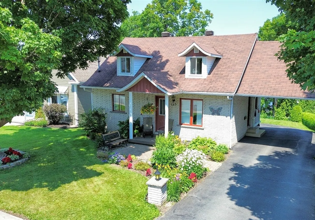 745 Rue Labbé — photo 1