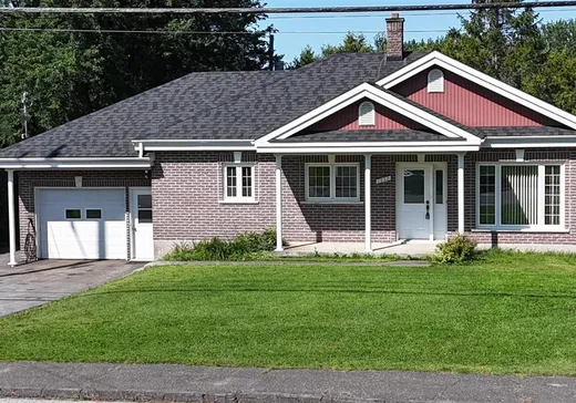 House for sale - 1222 Rue Champlain, Valcourt, J0E 2L0