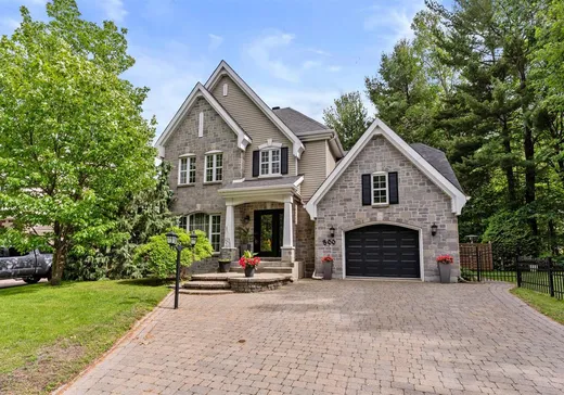 Maison à étages à vendre - 800 Av. de la Haute-Rive, Bois-des-Filion, J6Z4T8