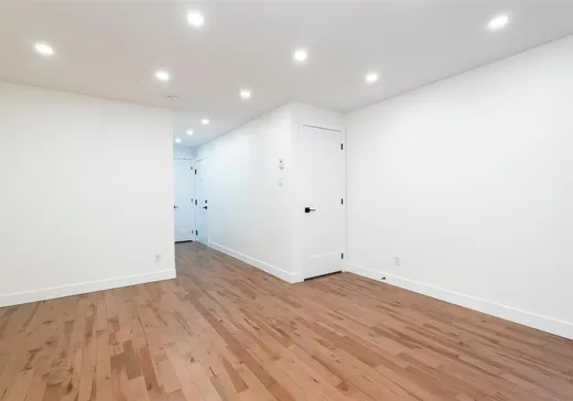Condo à vendre - 2108 Rue Atateken, Montréal (Centreville), H2L 3L8