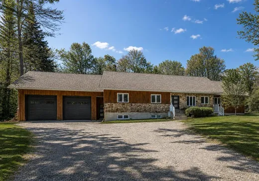 Maison à vendre - 516-518 Ch. des Boisés, Mont-Tremblant, J8E 1L5