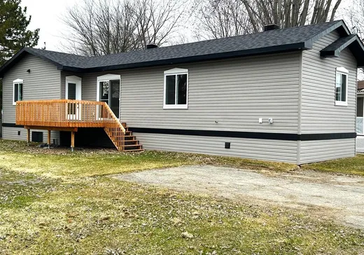 Bungalow à vendre - 554 Rue Adonel-Langlois, Sainte-Marthe-sur-le-Lac, J0N1P0