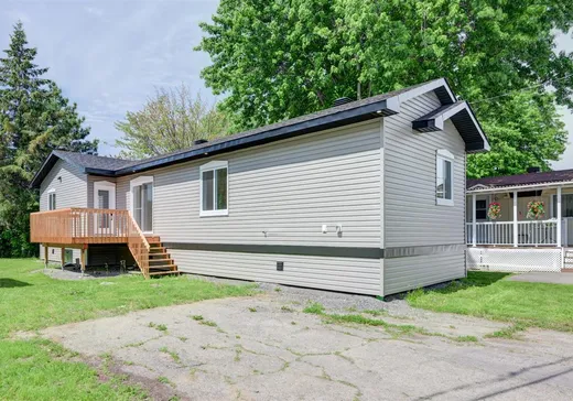Maison à vendre - 554 Rue Adonel-Langlois, Sainte-Marthe-sur-le-Lac, J0N 1P0