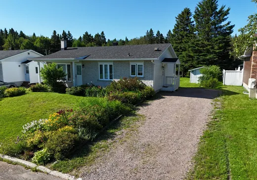 Maison à étages à vendre - 1146 Rue Philips, Chicoutimi-Jonquière, G7J3Y5