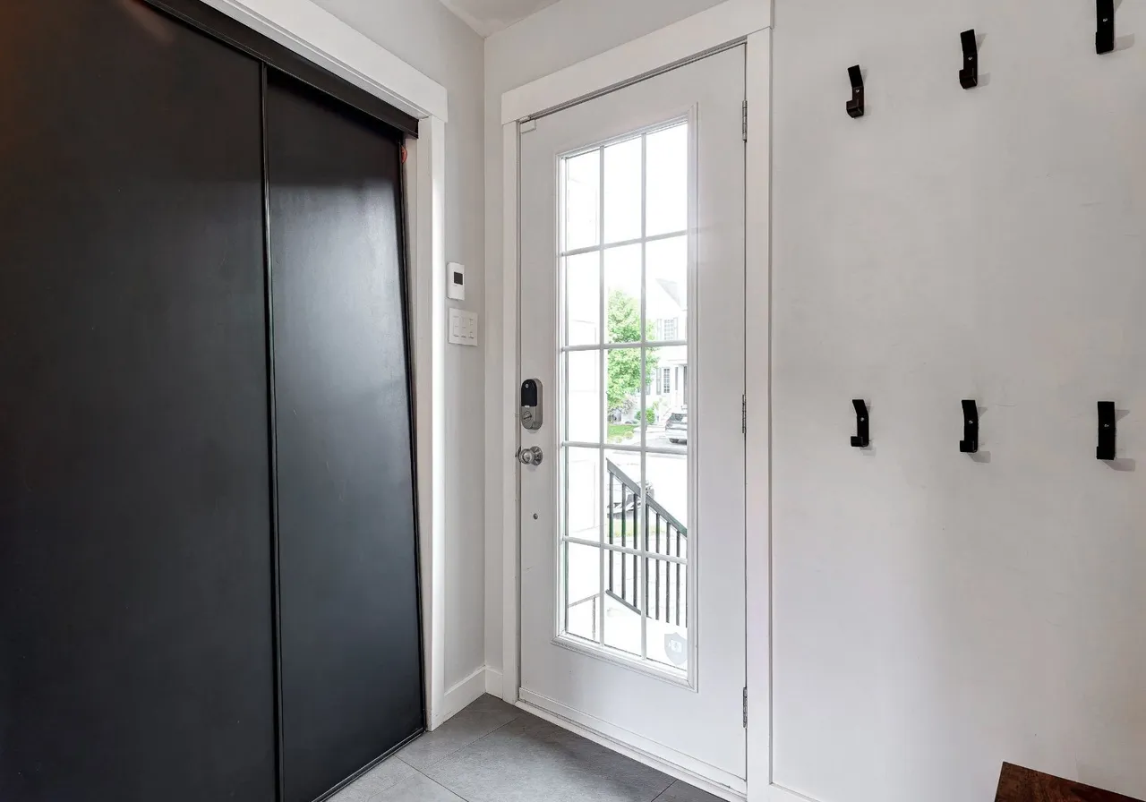 2224 Rue de Fontainebleau — photo 3