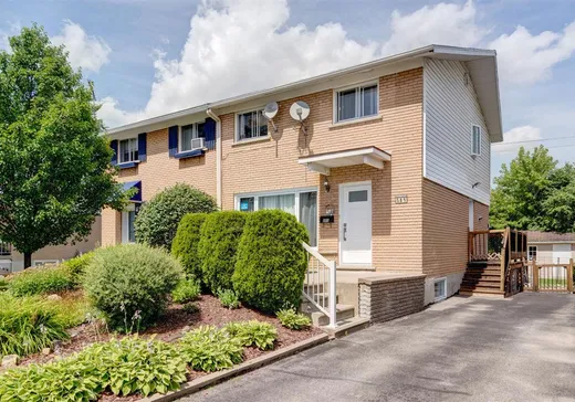 Maison à étages à vendre - 581 Rue Joncas, Laval (Sainte-Dorothee), H7X2R2