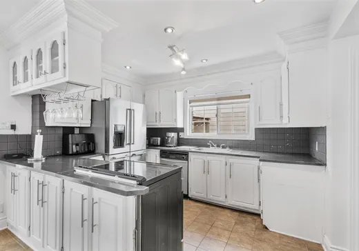 Maison à vendre - 20 Rue Létourneau, Laval (Sainte-Rose), H7L 2E1