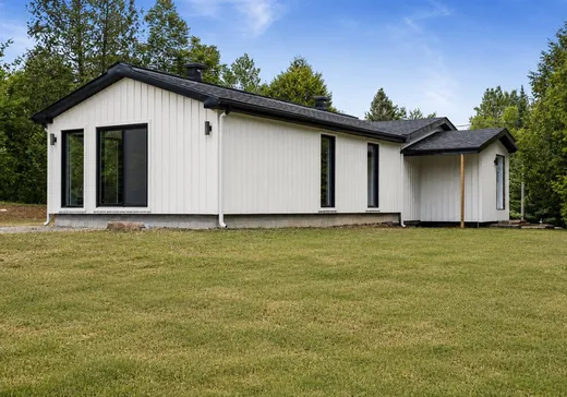 Maison à vendre - 76 465e Avenue, St-Hippolyte, J8A 3E5