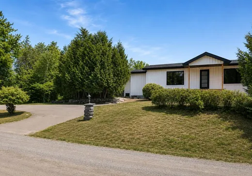 Maison à vendre - 76 465e Avenue, St-Hippolyte, J8A 3E5