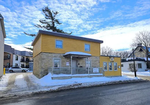 Maison à étages à vendre - 174Z-176Z Boul. Ste-Rose, Laval (Sainte-Rose), H7L1L4