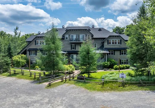 Condo à vendre - 300 Rue du Mont-Plaisant, App. 4, Mont-Tremblant, J8E1L2