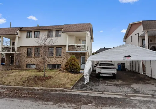Maison à vendre - 225 Rue de Montreux, Laval (Laval-sur-le-lac), H7K 2W1