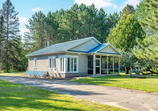 Bungalow for sale - 236 Ch. de l'Aéroport, Labelle, J0T1R0