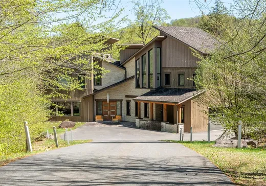 Two or more stories for sale - 271 Ch. des Castors, Mont-Tremblant, J8E1R4