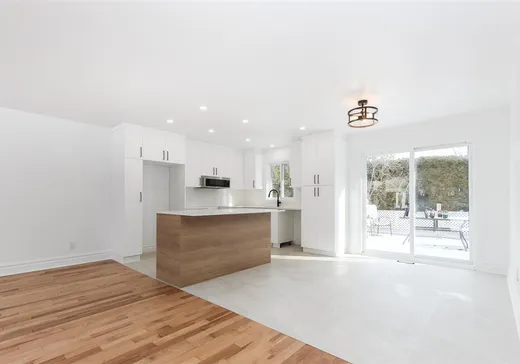 Maison à vendre - 915 Rue Desmarchais, Laval (Fabreville), H7R 4T1