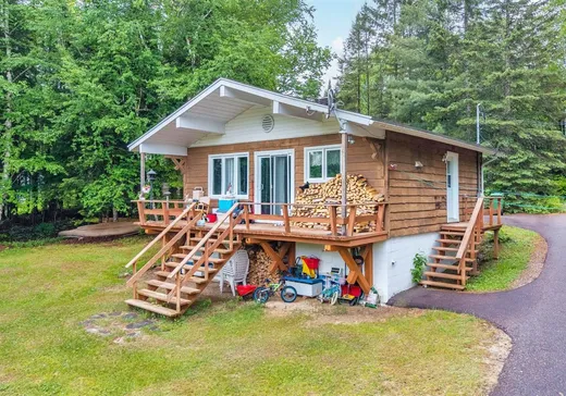 House for sale - 402 Ch. du Lac-du-Gros-Brochet, L'Ascension, J0T 1W0