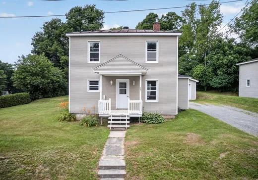 Maison à étages à vendre - 27 Rue Brown, Windsor, J1S2K7