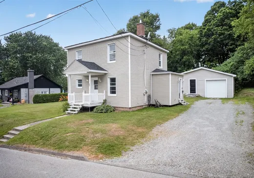 Maison à vendre - 27 Rue Brown, Windsor, J1S 2K7