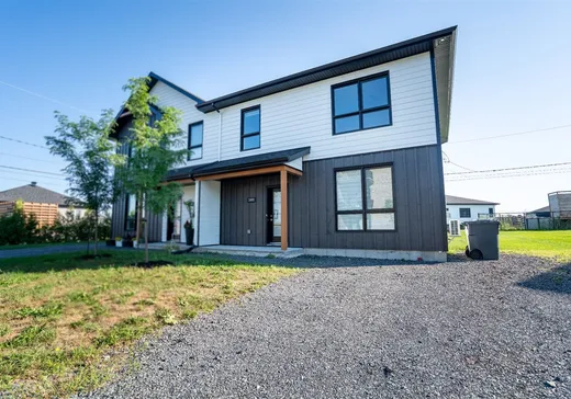 Maison à étages à vendre - 2490 Rue Verdi, Drummondville, J2B8G2