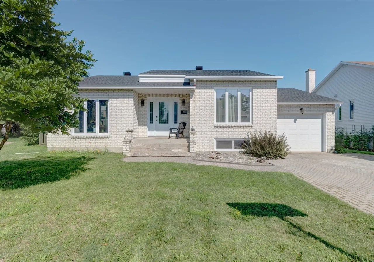 711 Rue Pierre-Joffrion — photo 1