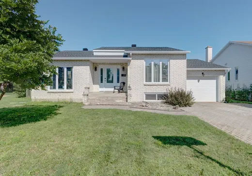House for sale - 711 Rue Pierre-Joffrion, Vercheres, J0L 2R0