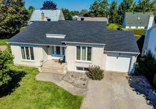 House for sale - 711 Rue Pierre-Joffrion, Vercheres, J0L 2R0