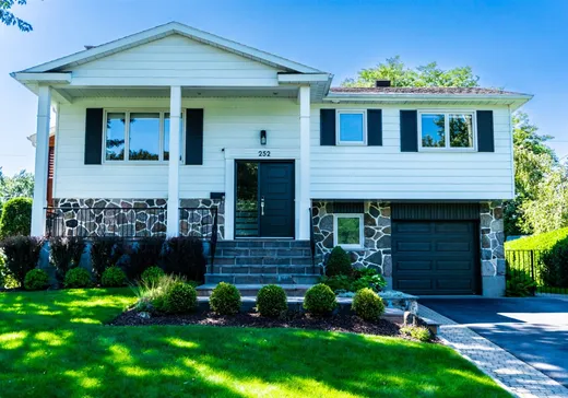 Maison à étages à vendre - 252 Rue De Brullon, Boucherville, J4B2J9