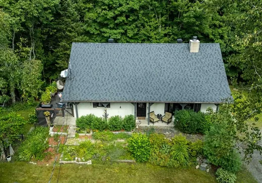 House for sale - 333 Ch. des Pins, Saint-Sauveur, J0R 1K0