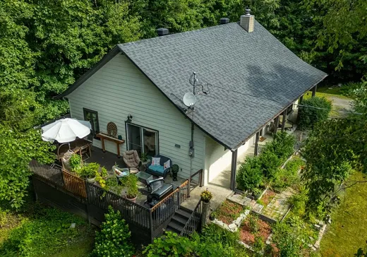 House for sale - 333 Ch. des Pins, Saint-Sauveur, J0R 1K0