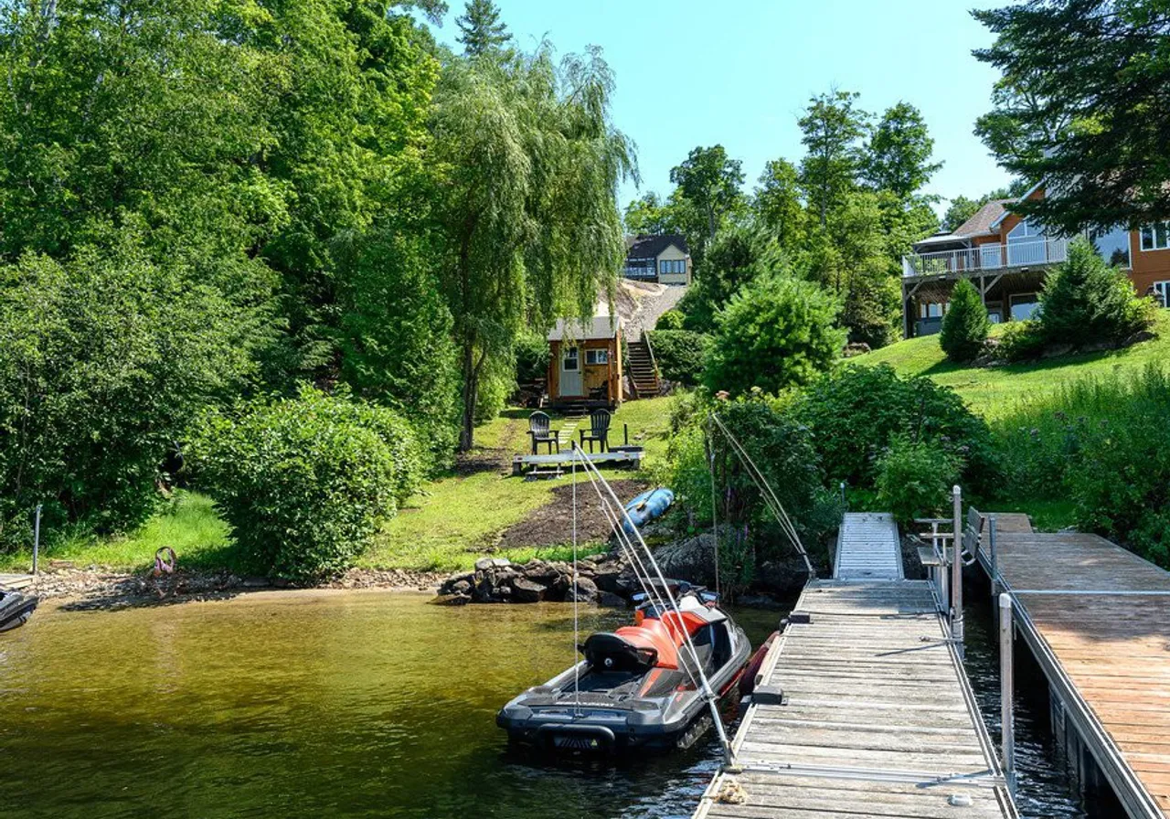 6 325e Avenue — photo 1