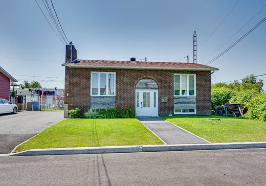 Maison à vendre - 115 Rue Ewing, Salaberry-de-Valleyfield, J6S 2Y3