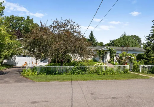House for sale - 60 Rue St-Laurent, Lavaltrie, J5T 2X4