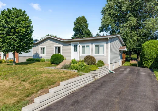 Maison à vendre - 387 Rue Desjardins N., Granby, J2G 8N6