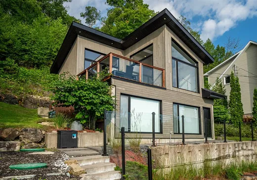 Maison à vendre - 201 217e Avenue, St-Hippolyte, J8A 1W7