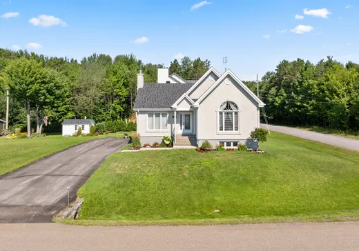 House for sale - 390 Rue Clément, St-Ambroise de Kildare, J0K 1C0