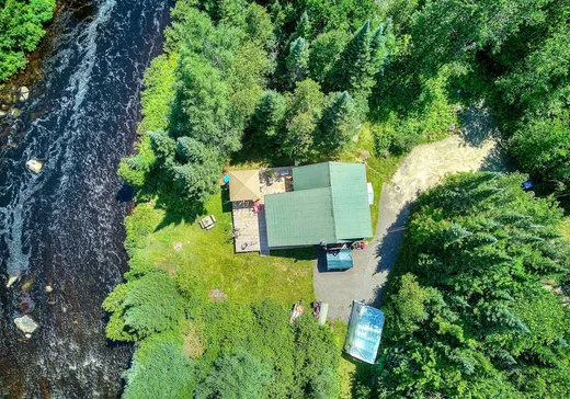 Maison à vendre - 35 Rue des Cascades, Sainte-Marguerite-du-Lac-Masson, J0T 1L0
