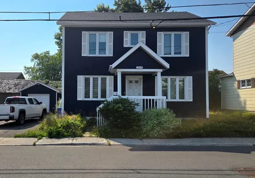 Two or more stories for sale - 213 Rue Bergeron, Matane, G4W2G4