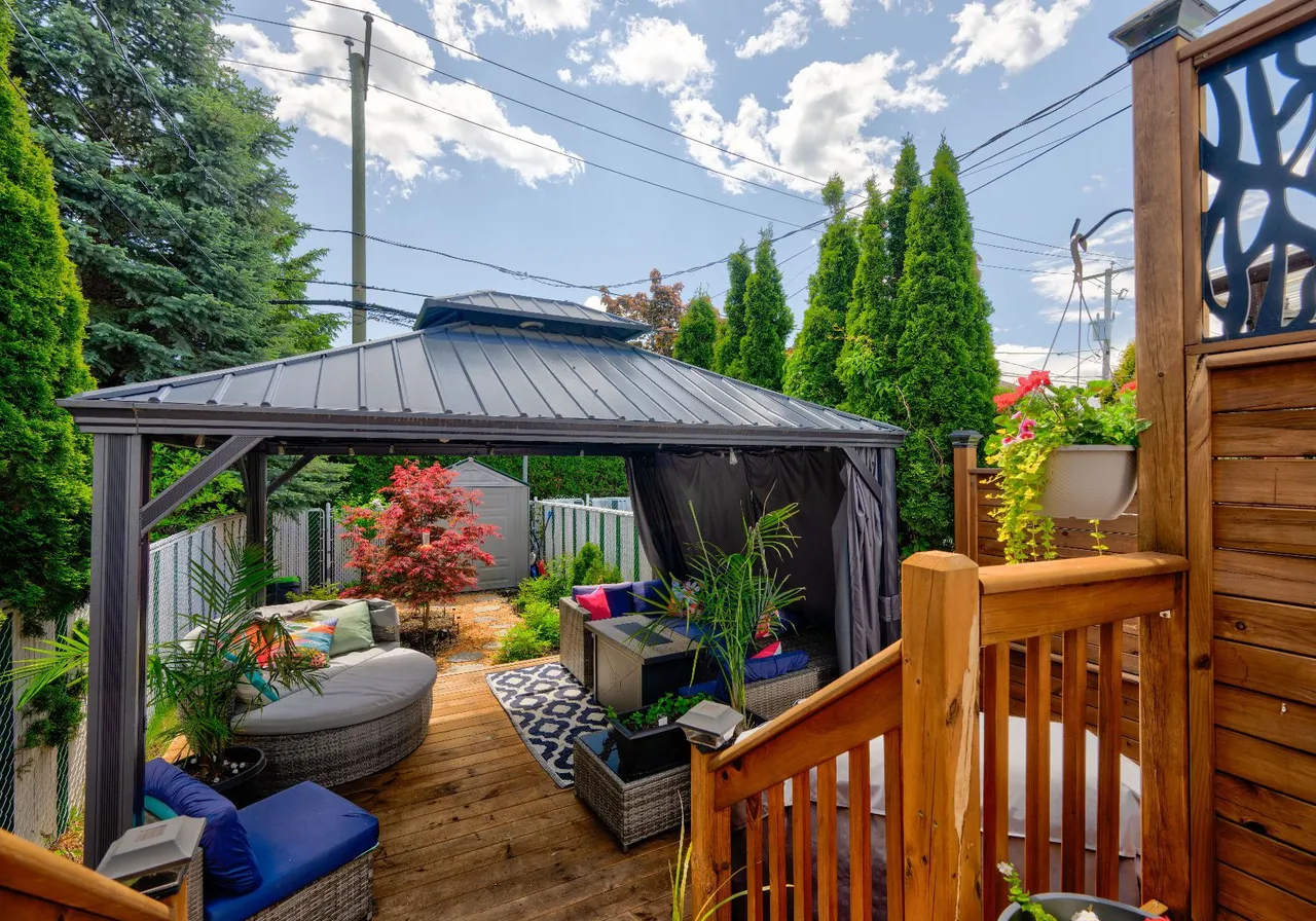380Z Rue Caron — photo 1