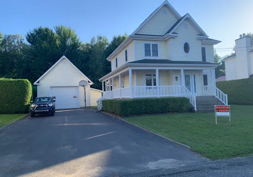 Two or more stories for sale - 15 Rue Simoneau, Kingsey Falls, J0A1B0