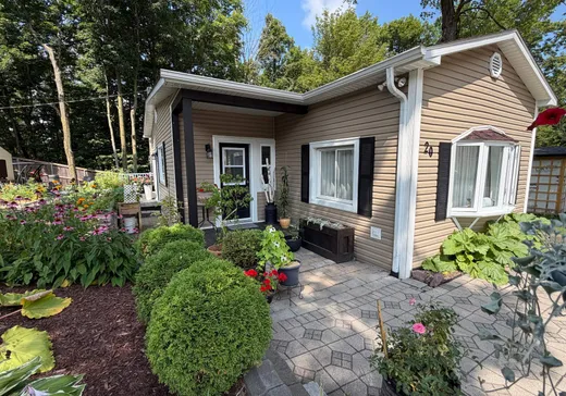 Maison à étages à vendre - 20 Rue Claudette, Granby, J2H2B9
