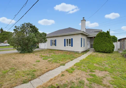 Two or more stories for sale - 1215 Rue Sarrazin, Lachenaie, J6W4E1