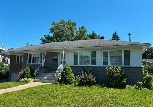 Bungalow à vendre - 260 Av. Laporte, Laval (Pont-Viau), H7G3X5