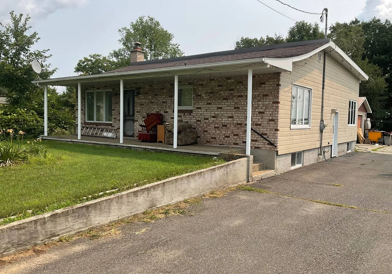 1045 Côte St-Jean — photo 1