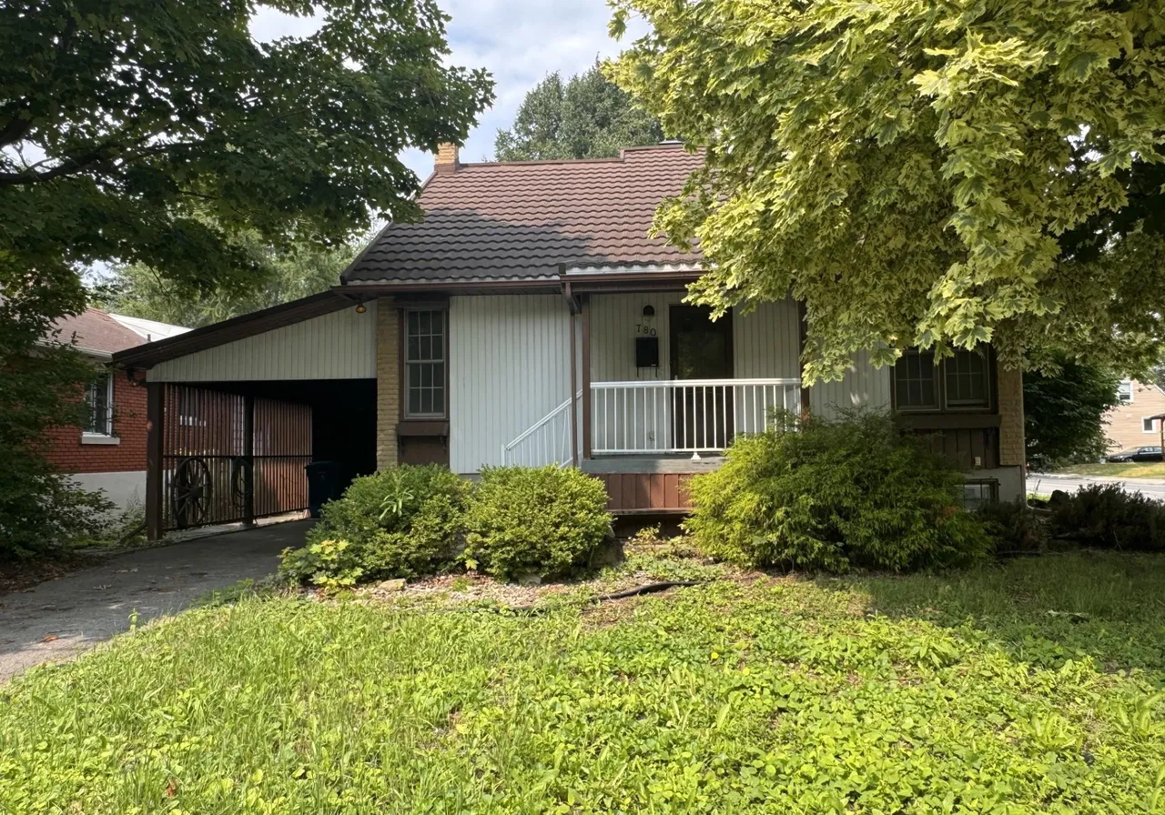 780 Rue Green — photo 1