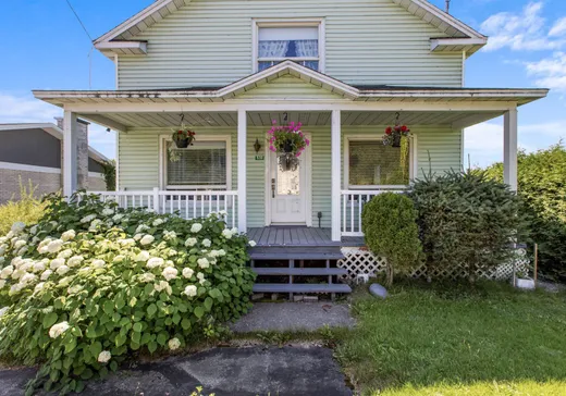 Maison à vendre - 530 Av. Principale, Saint-Elzéar, G0S 2J2