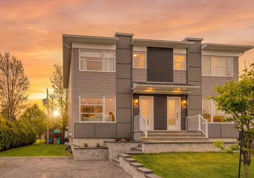Two or more stories for sale - 26 Rue Bellevue, Ste-Catherine-de-la-JC, G3N2K2