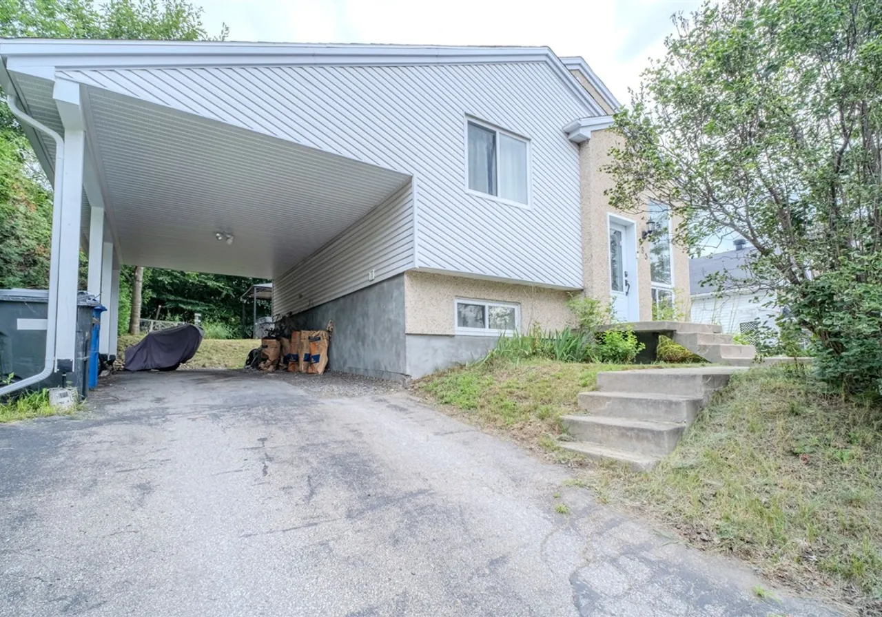 185 Av. Forget — photo 3