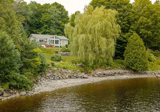 Bungalow à vendre - 660 Route 263, St-Romain, G0Y1L0